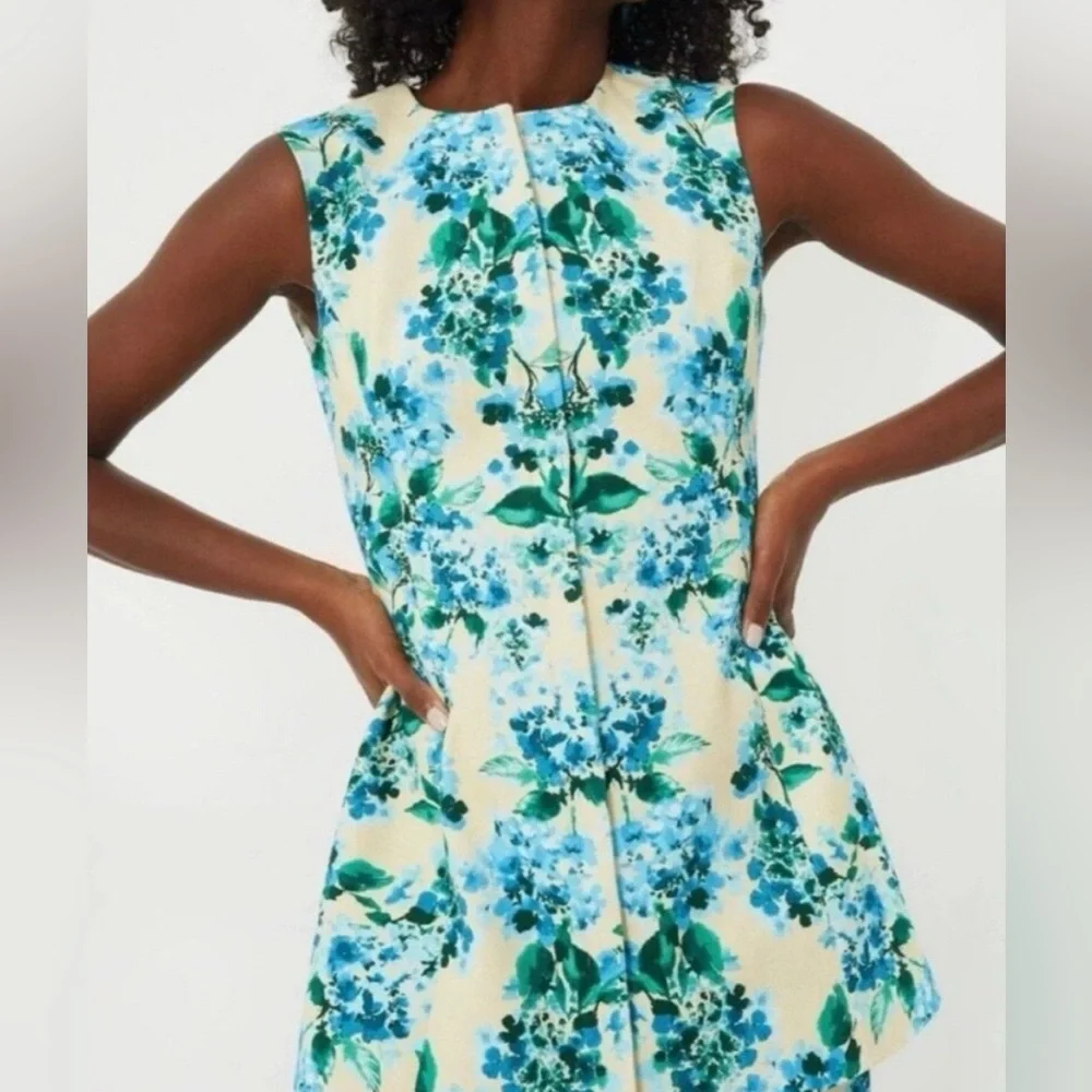 NWT - Tuckernuck - Water's Edge Hydrangea Rhoda Tunic Top - Size 4 - Picture 9 of 9